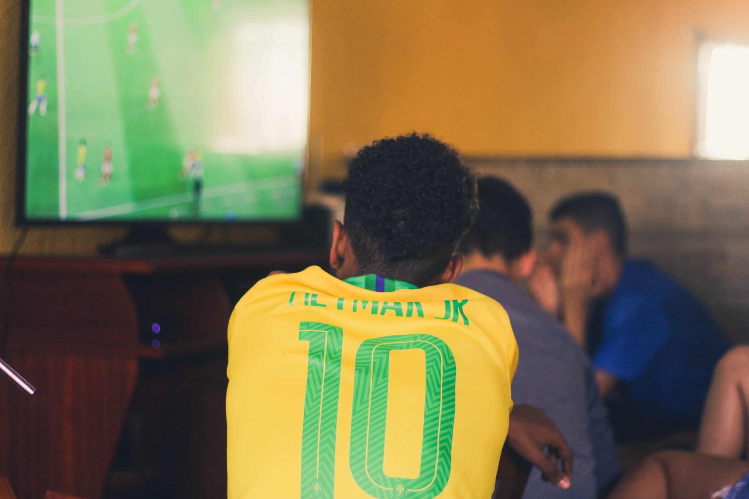 5 Ways To Enjoy Watching Football At Home Fan Banter 5-ways-to-enjoy-watching-football-at-home-fan-banter
