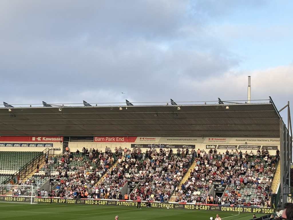 PHOTOS: Away Fans in the Stands – 12th August 2025 GyLDMnAXgAAqpMo