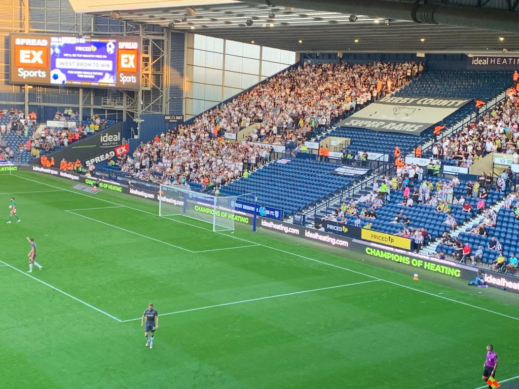 PHOTOS: Away Fans in the Stands – 12th August 2025 GyLQ7qPXwAAJtI7